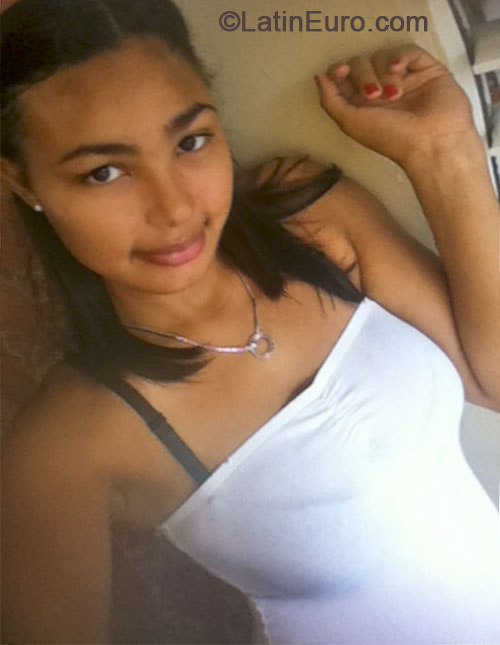 Date this sultry Dominican Republic girl Lily from San Francisco De Macoris DO18543