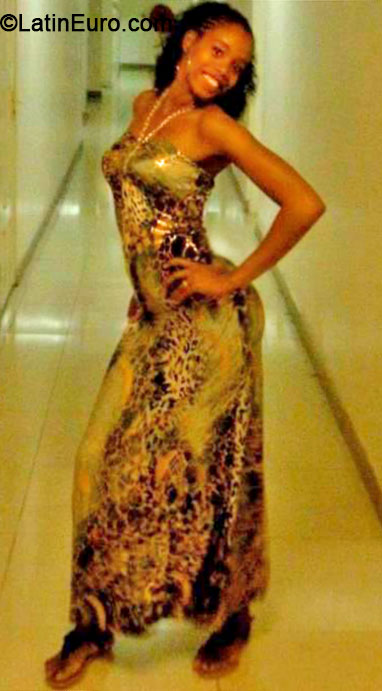 Date this sensual Jamaica girl Cynete from Kingston JM1604