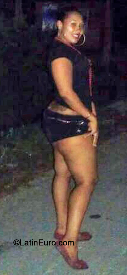 Date this cute Jamaica girl Alecia from Westmoreland JM1612