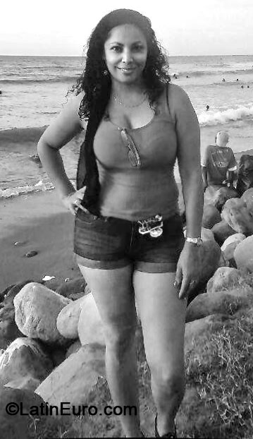 Date this young Honduras girl Abigail from La Ceiba HN941
