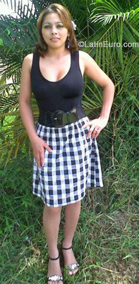 Date this athletic Honduras girl MARICELA AMADOR from Villanueva HN951