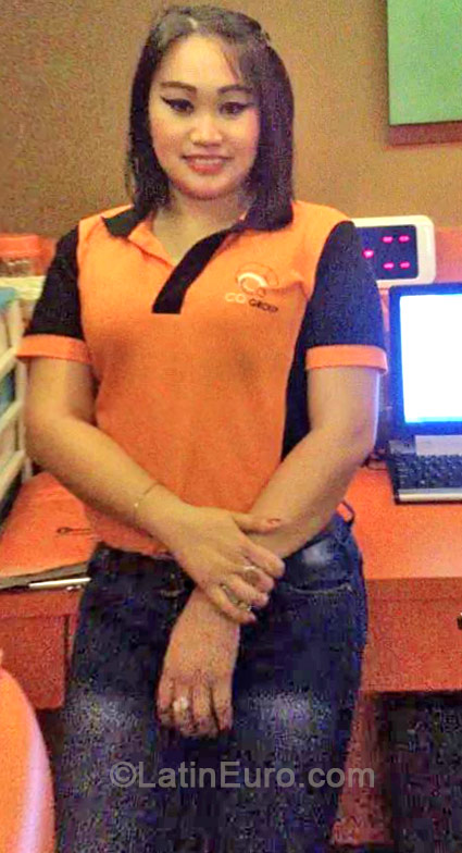 Date this hard body Philippines girl Fatima from Manila PH653