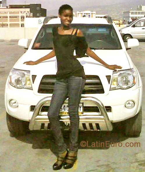 Date this foxy Jamaica girl Shawna from Kingston JM1677