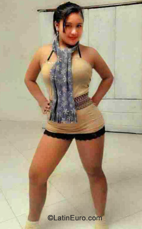 Date this georgeous Philippines girl Analiza from Manila PH647