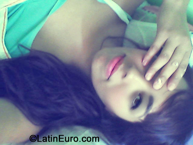 Date this young Mexico girl Karen from Mexico City MX1288