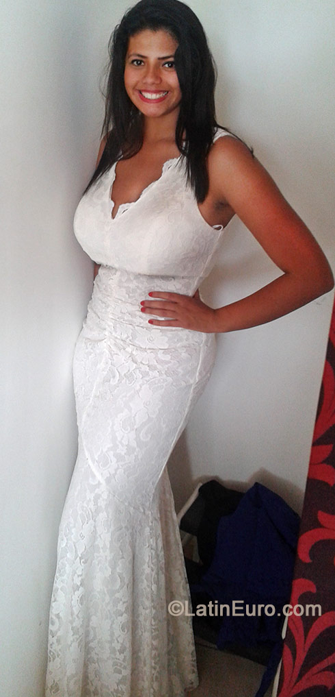Date this gorgeous Costa Rica girl Maria from San Jose CR298