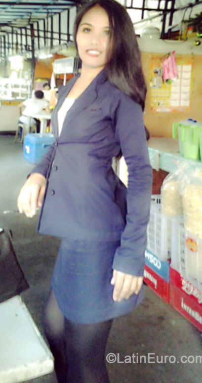 Date this voluptuous Philippines girl Liza from Manila PH652