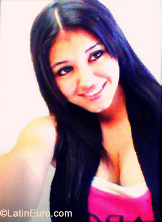 Date this charming Honduras girl Skarleth from Tegucigalpa HN1065
