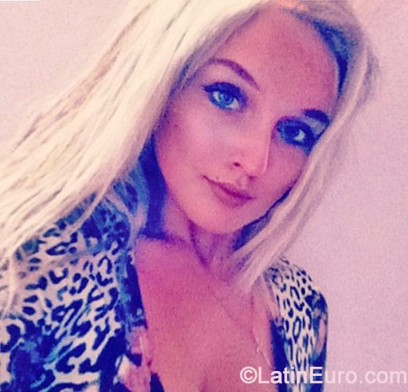 Date this sultry United Kingdom girl Inna from London GB757