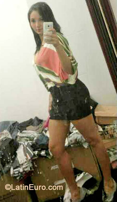 Date this charming Brazil girl Daiane from Manaus BR8922