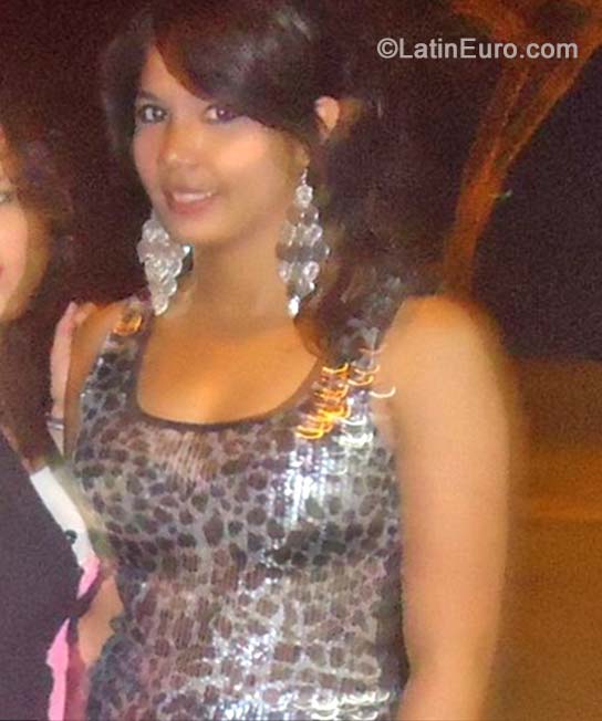Date this sensual Honduras girl Roxana from Comayagua HN1217