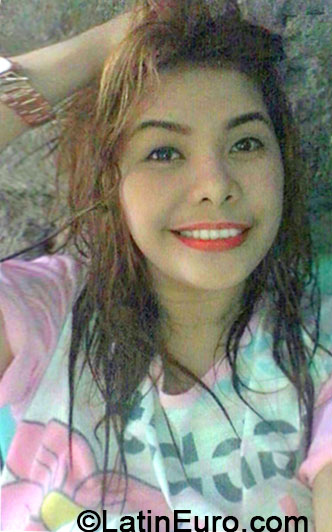 Date this delightful Philippines girl Chelle from General Santos City PH686