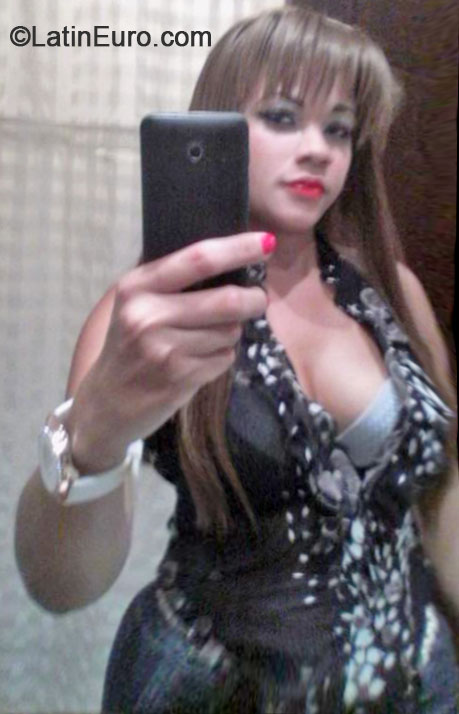 Date this pretty Dominican Republic girl EMILCY from Santo Domingo DO56540