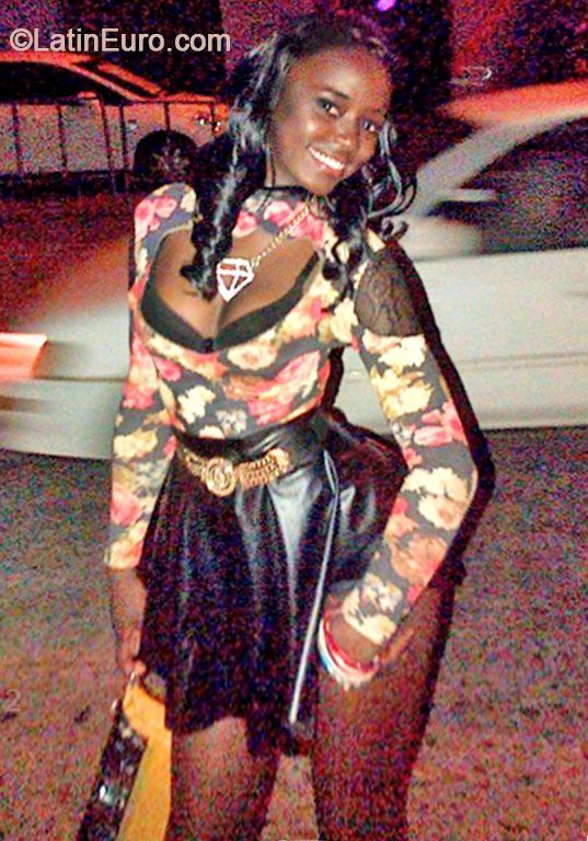 Date this lovely Jamaica girl Jessica from Mandeville JM2146