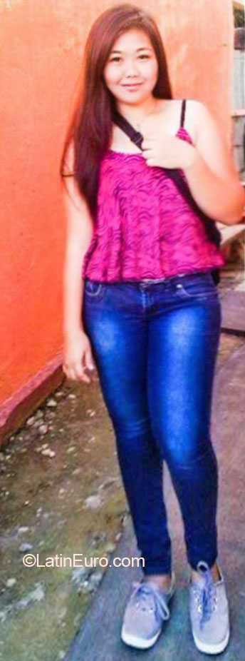 Date this good-looking Philippines girl Samantha from Cagayan De Oro City PH711