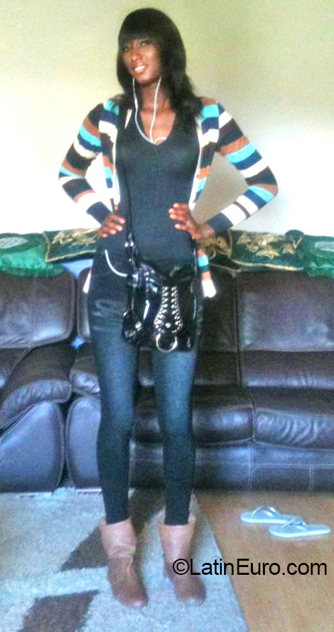 Date this cute France girl Maria from Paris FR221