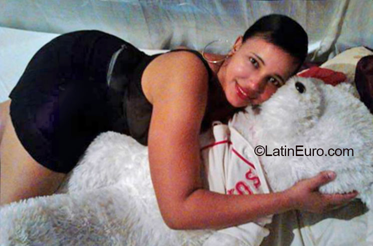 Date this charming Dominican Republic girl Bianny from Bonao DO20251