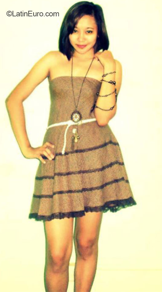 Date this hard body Philippines girl Nhala - Rose from Bocolod PH718