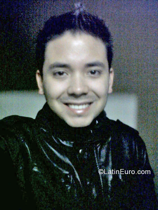 Date this delightful Panama man Daniel from Panama City PA484