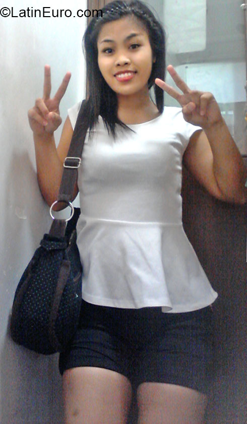 Date this beautiful Hong Kong girl Jenelyn from Hong Kong HK12