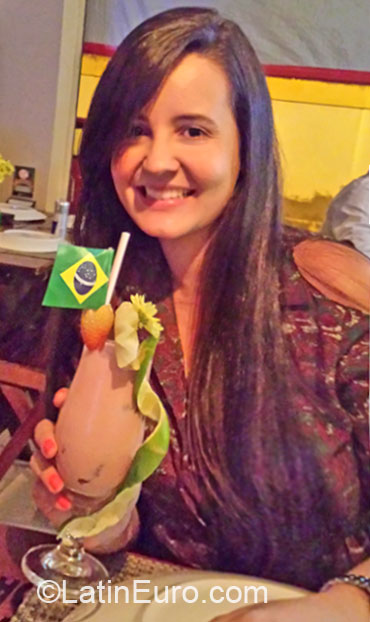 Date this sensual Brazil girl Fernanda from Belo Horizonte BR9138