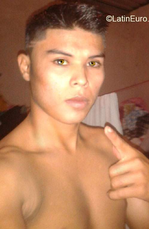 Date this exotic Honduras man Kelvinz from Choloma HN1371