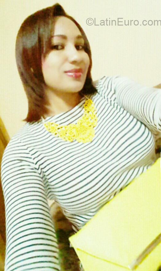 Date this gorgeous Honduras girl Alina from La Ceiba HN1393