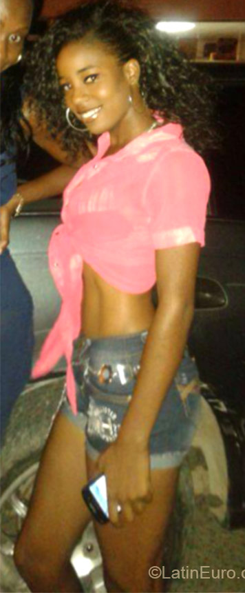 Date this happy Jamaica girl Yanique from Kingston JM1922