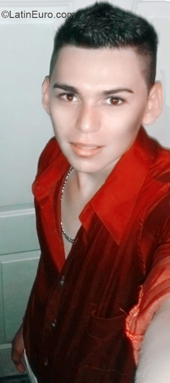 Date this young Honduras man Ramos from La Lima HN1416
