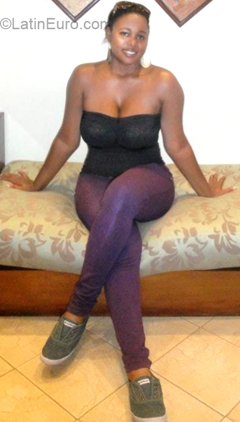 Date this happy Honduras girl Delsa from Tegucigalpa HN1422