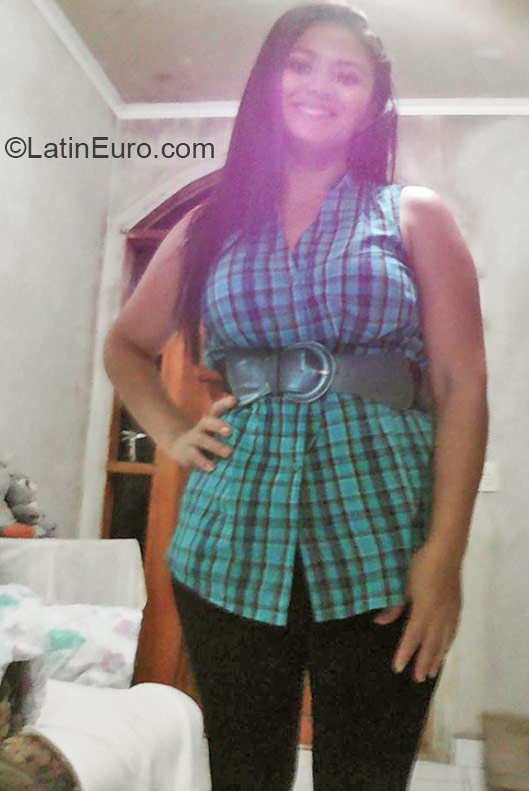 Date this lovely Honduras girl Karen from Puerto Cortes HN1437