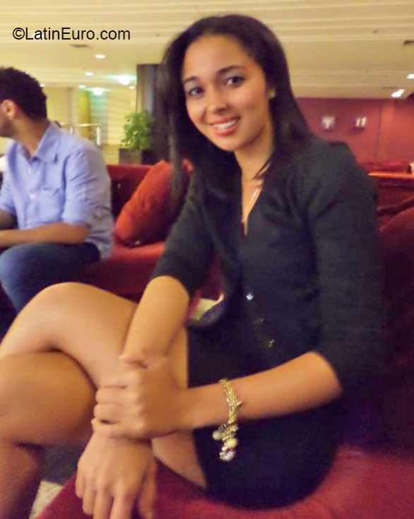 Date this georgeous Brazil girl Rayssa from Brasilia BR9203
