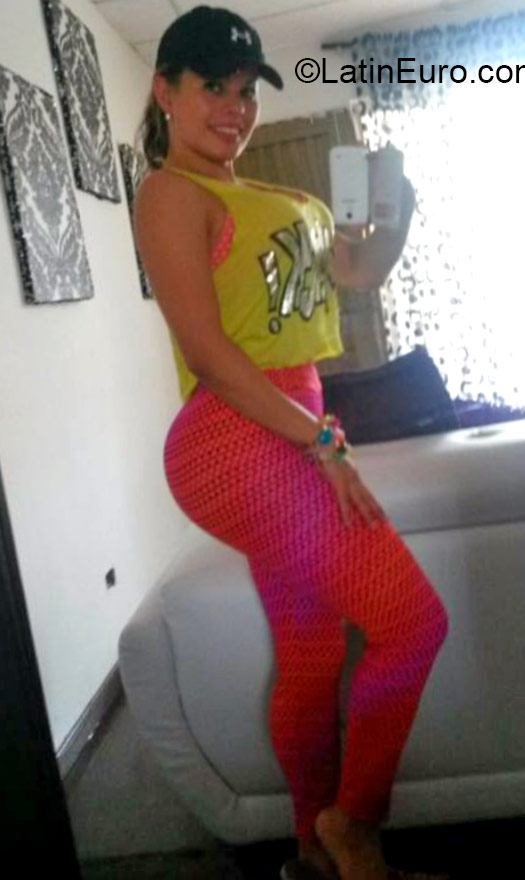 Date this charming Spain girl STEPHANIA from barcelona ES655