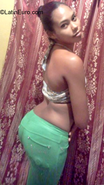 Date this sultry Dominican Republic girl Nasly from San francisco de macoris DO21293