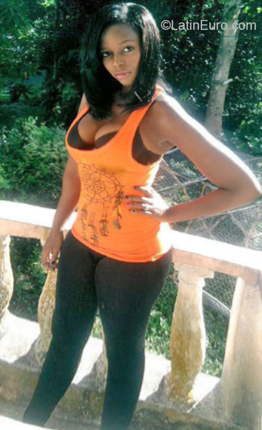 Date this hard body Jamaica girl Sue from Montego Bay JM1956