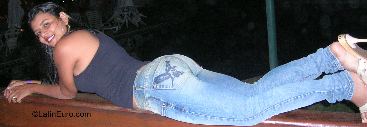 Date this exotic Brazil girl Valeria from Recife BR9278