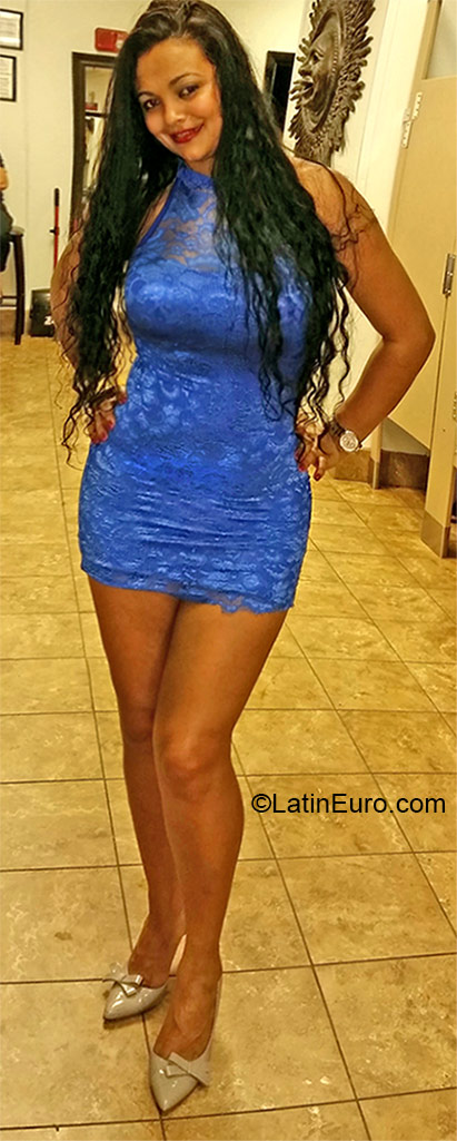 Date this funny United States girl Kenia from Houston US16019