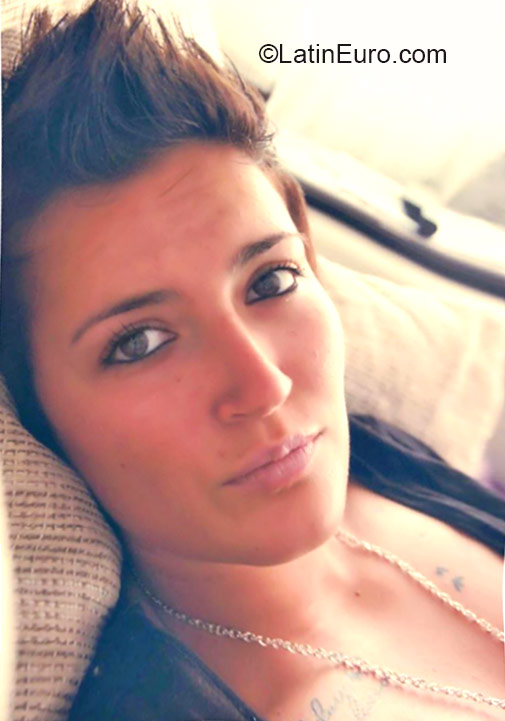 Date this beautiful Germany girl Yvie from Stuttgart DE366