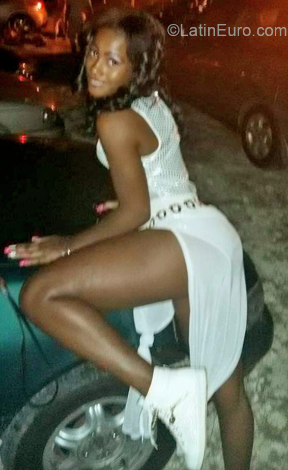 Date this charming Jamaica girl Shanikey from Kingston JM2018
