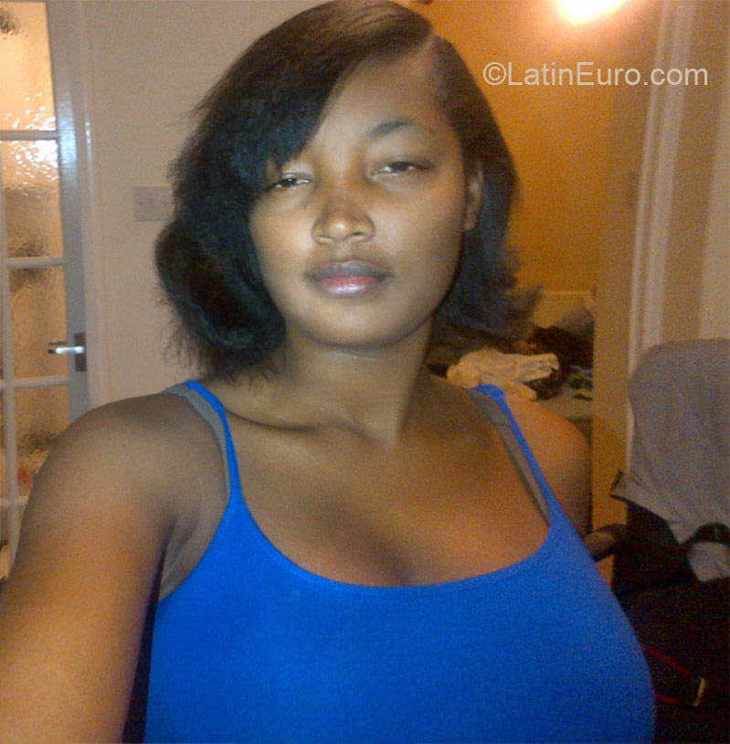 Date this pretty Jamaica girl Stephanie from Kingston JM2032