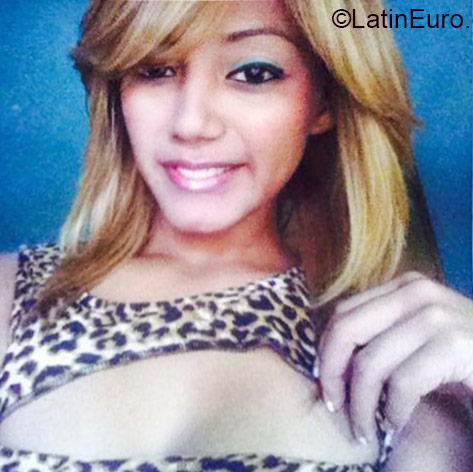 Date this pretty Honduras girl Melissa from Tegucigalpa DO22159