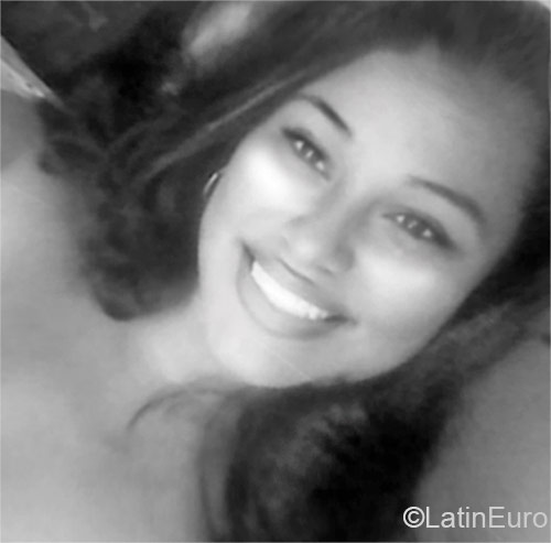 Date this beautiful Honduras girl Wendy from Comayagua HN1521