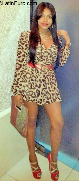 Date this stunning United States girl Crisbal from Miami US16197