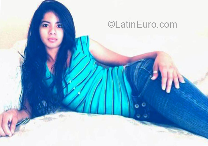 Date this good-looking Honduras girl Sonia Cruz from Tegucigalpa HN1553