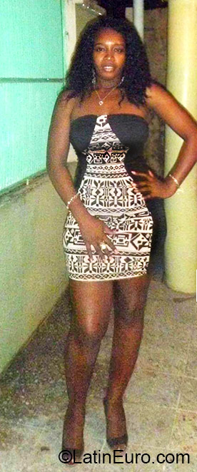Date this attractive Honduras girl Lorin from La Ceiba HN1559