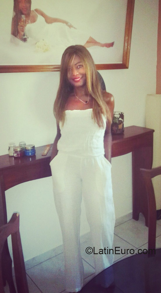 Date this nice looking Panama girl Carola from Panama City PA627