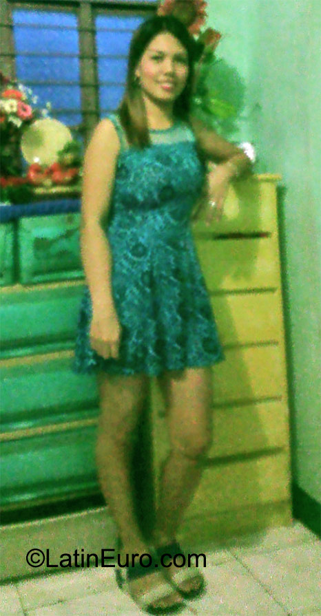 Date this exotic Philippines girl Janeth from Manila PH806