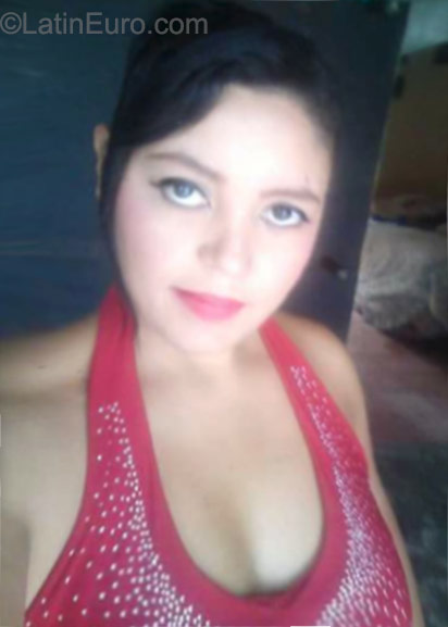 Date this good-looking Honduras girl Vicky from Tegucigalpa HN1609