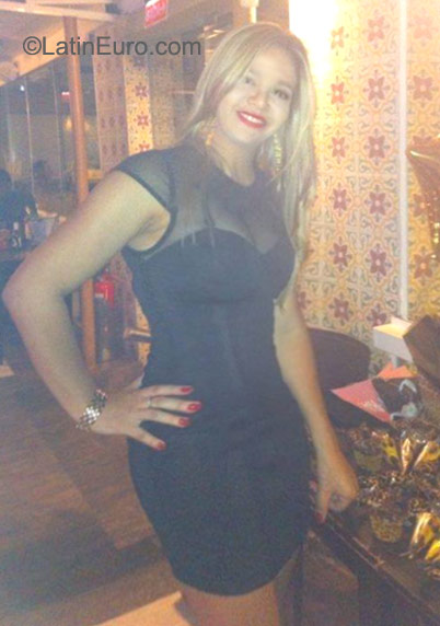 Date this voluptuous Brazil girl Michelle from Recife BR9408