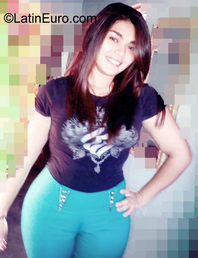 Date this athletic Honduras girl Dunia from San Pedro Sula HN1626